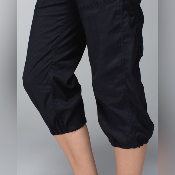 Lululemon Studio Crop - Picture 6 of 12